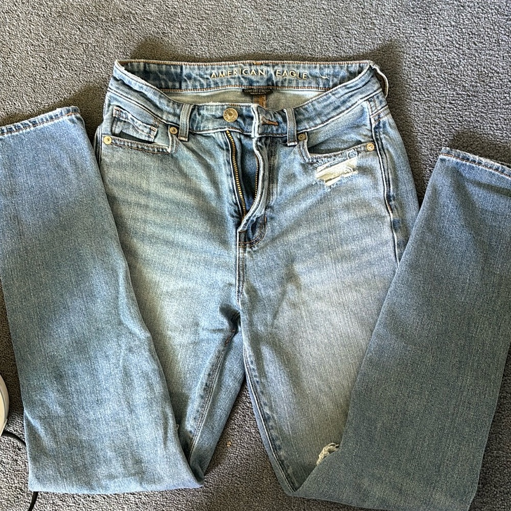American Eagle light wash jeans